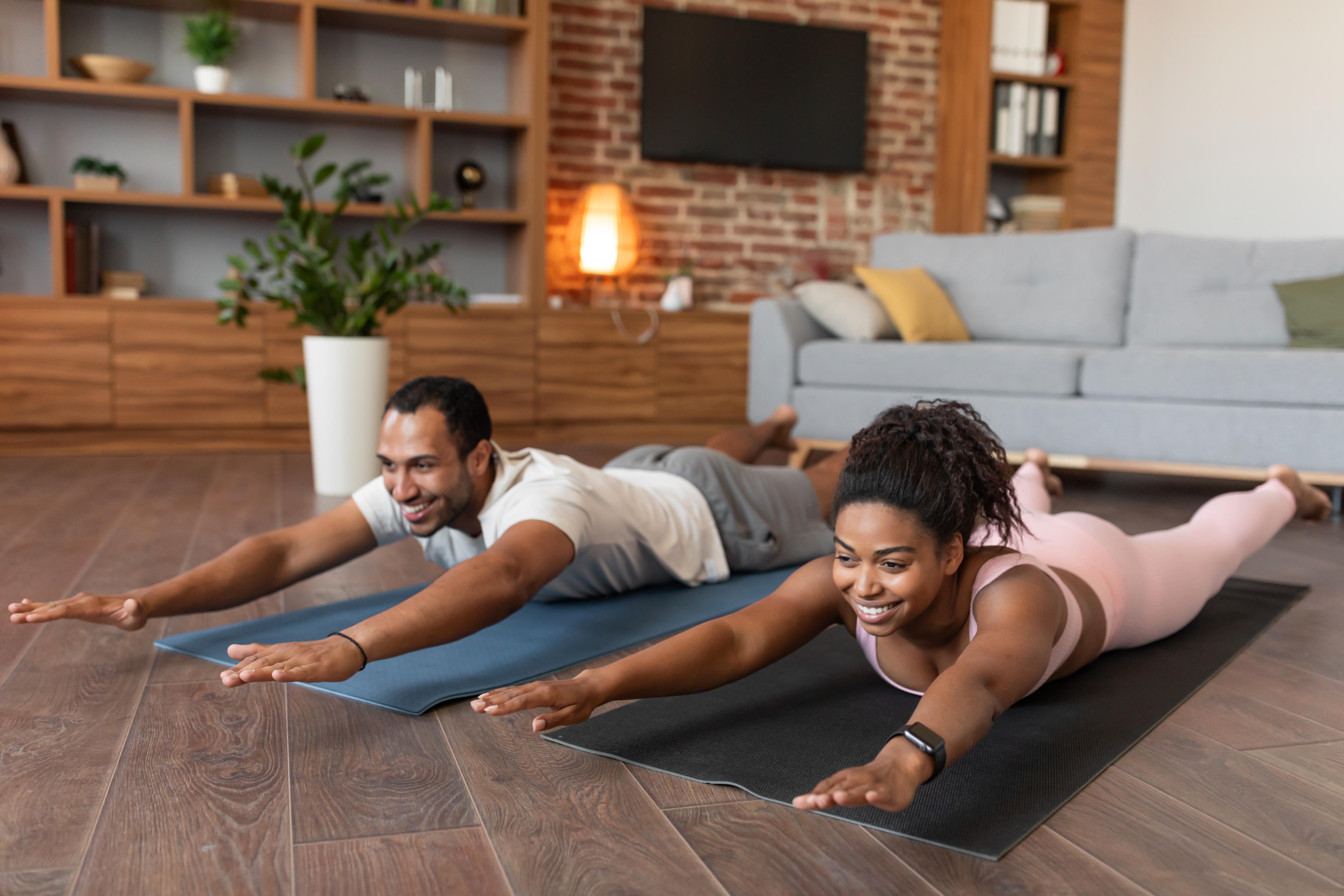 Minimalistisches Training: Kurze, intensive Workouts im eigenen Wohnzimmer